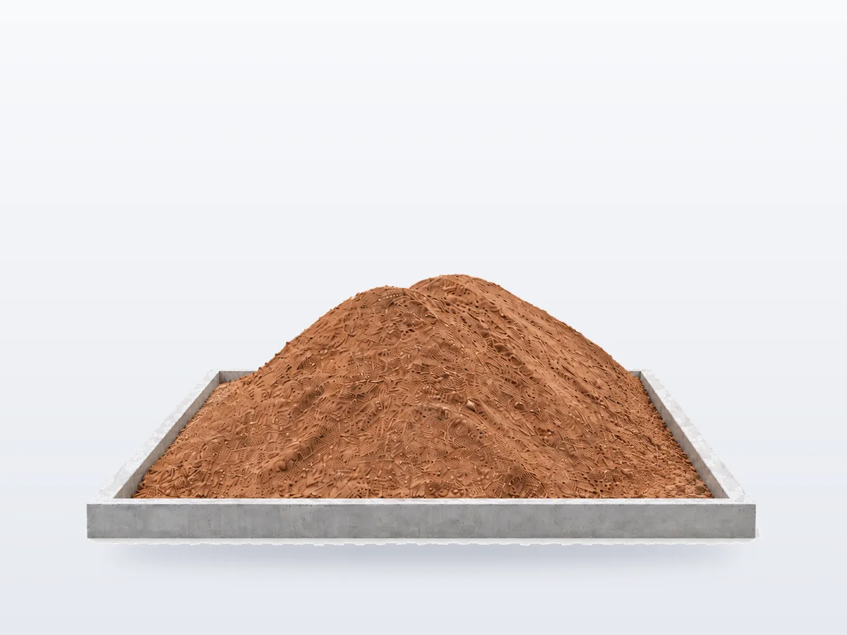 Concrete storage bay में Morang रेत का ढेर